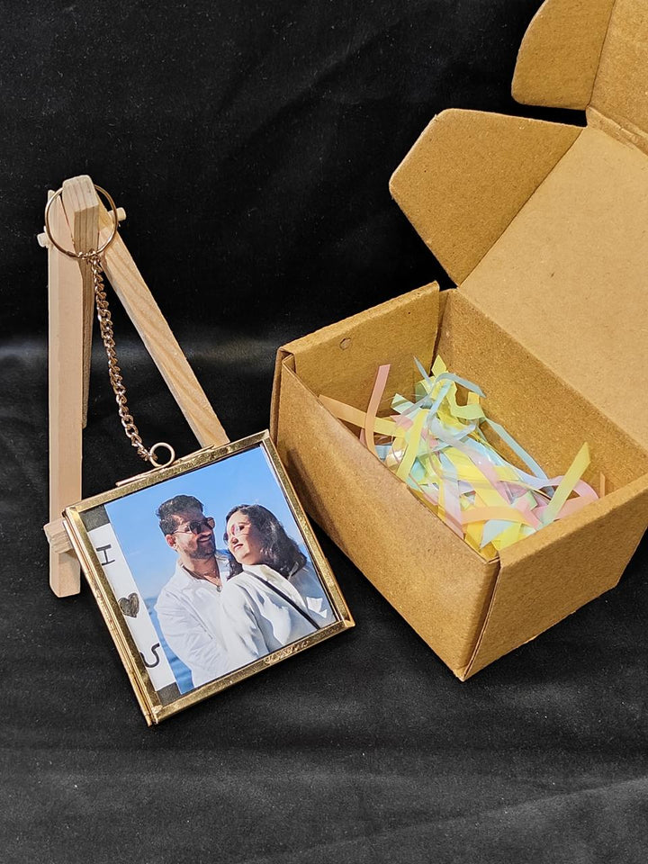 Vintage small kitchain with customize photos  Hasstle stand