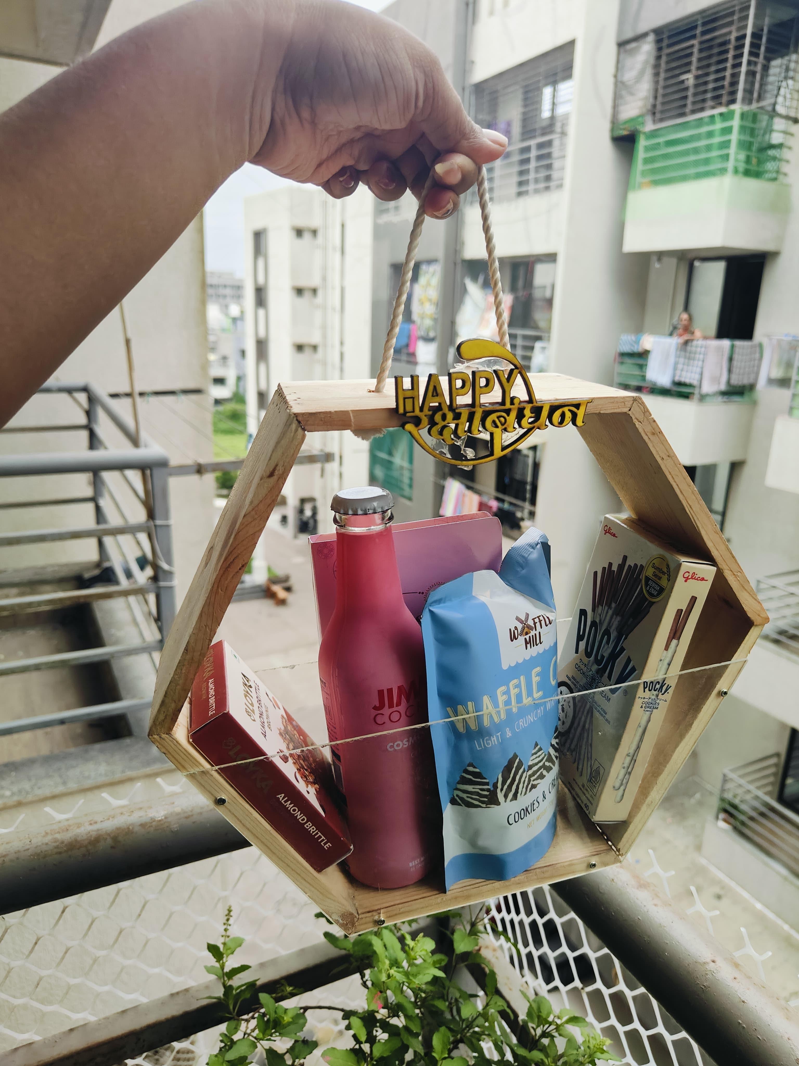 Hexagon bucket hamper